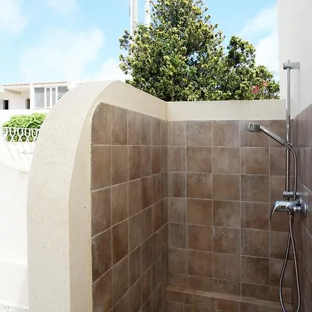 Beachside & 招待所 3*