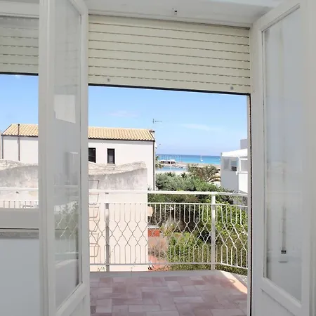 Beachside & 招待所