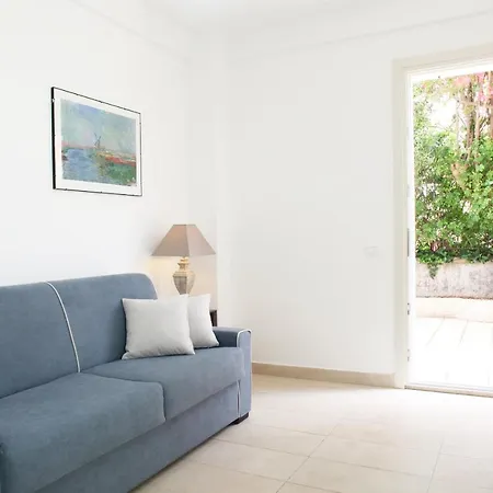 Beachside Rooms&suites * San Vito Lo Capo