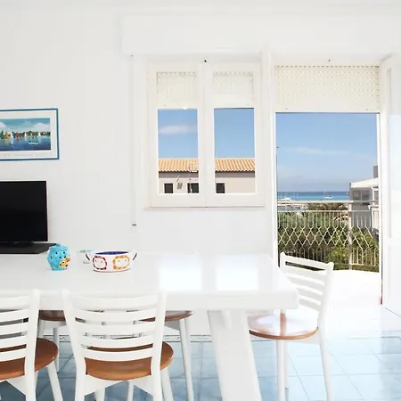 Beachside & 招待所