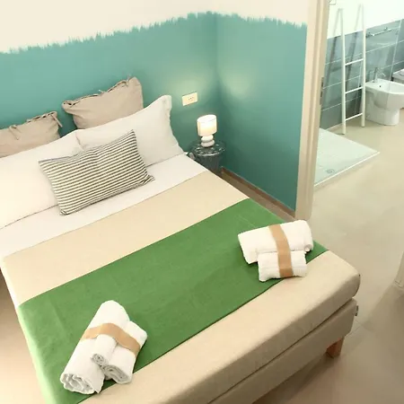 Beachside & 招待所